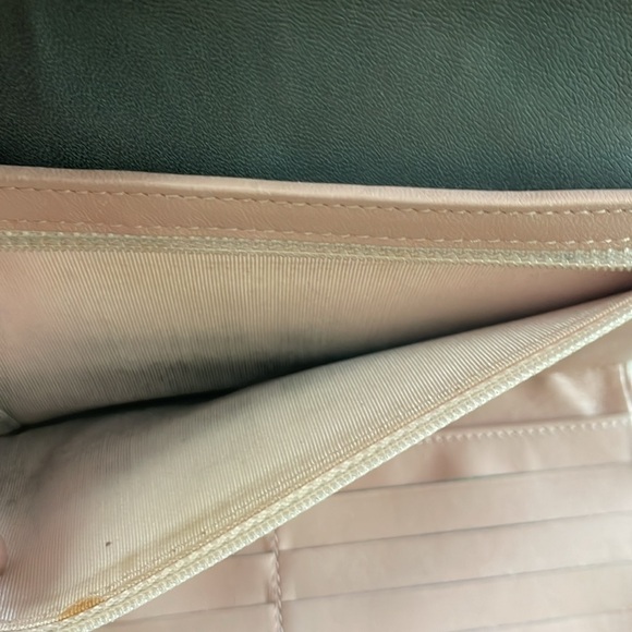 Chanel grey tri-fold wallet in diamond quilted pattern - Picture 8 of 17